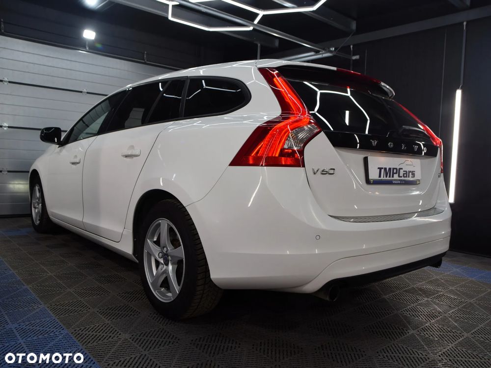 Volvo V60 T3 Drive-E Kinetic - 4