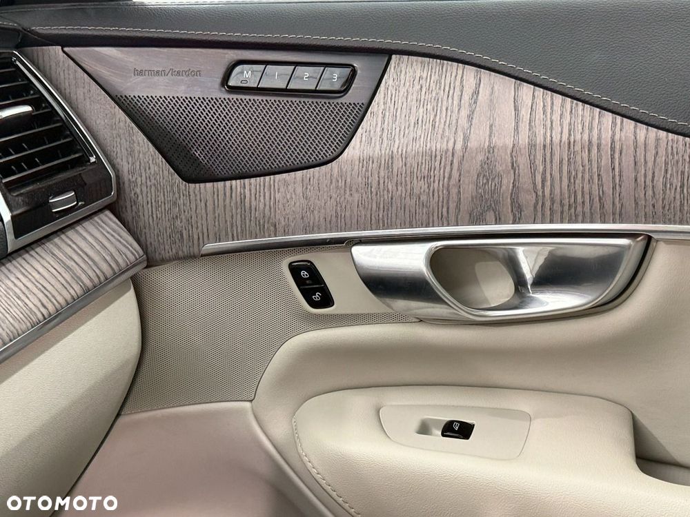 Volvo XC 90 - 26