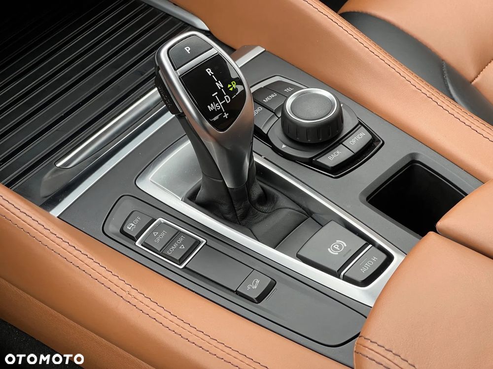 BMW X6 xDrive50i - 32