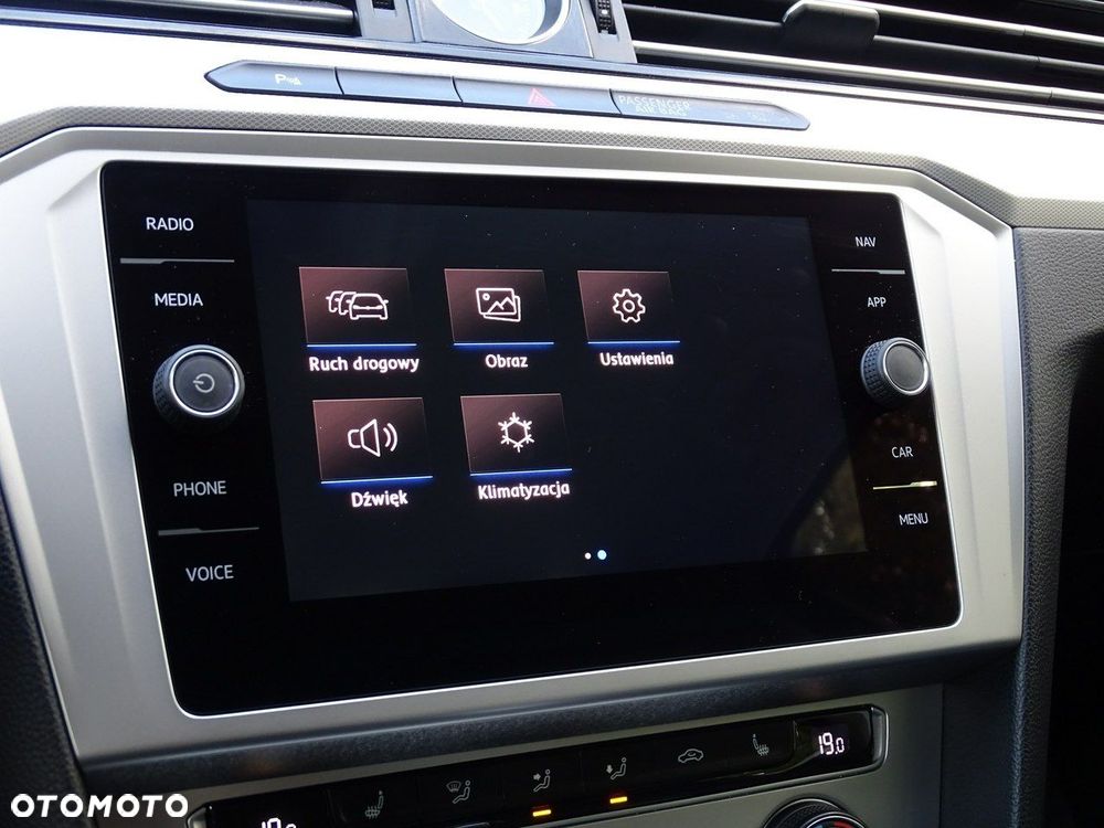 Volkswagen Passat - 31