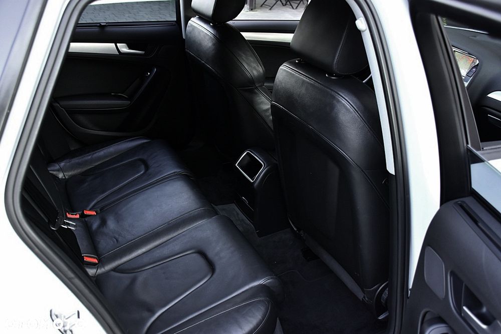 Audi A4 Avant 2.0 TDI DPF clean diesel multitronic S line Sportpaket - 36