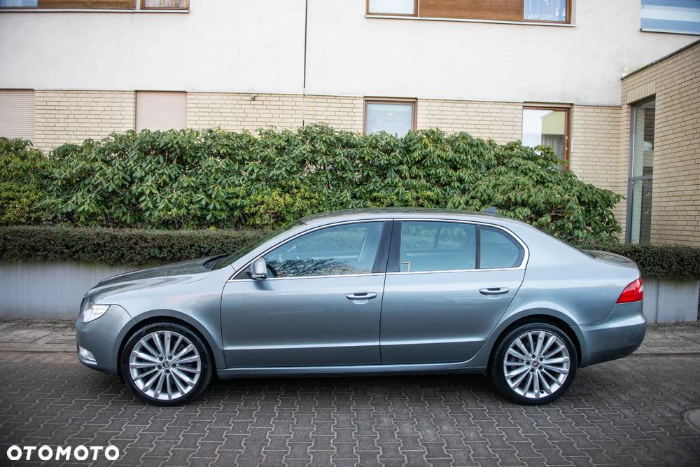 Skoda Superb 3.6 V6 4x4 DSG Elegance - 3