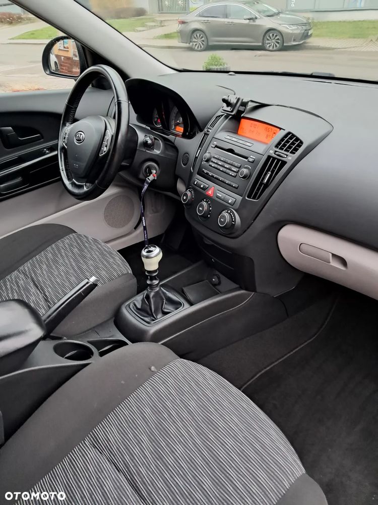 Kia Ceed 1.4 CVVT LX - 21