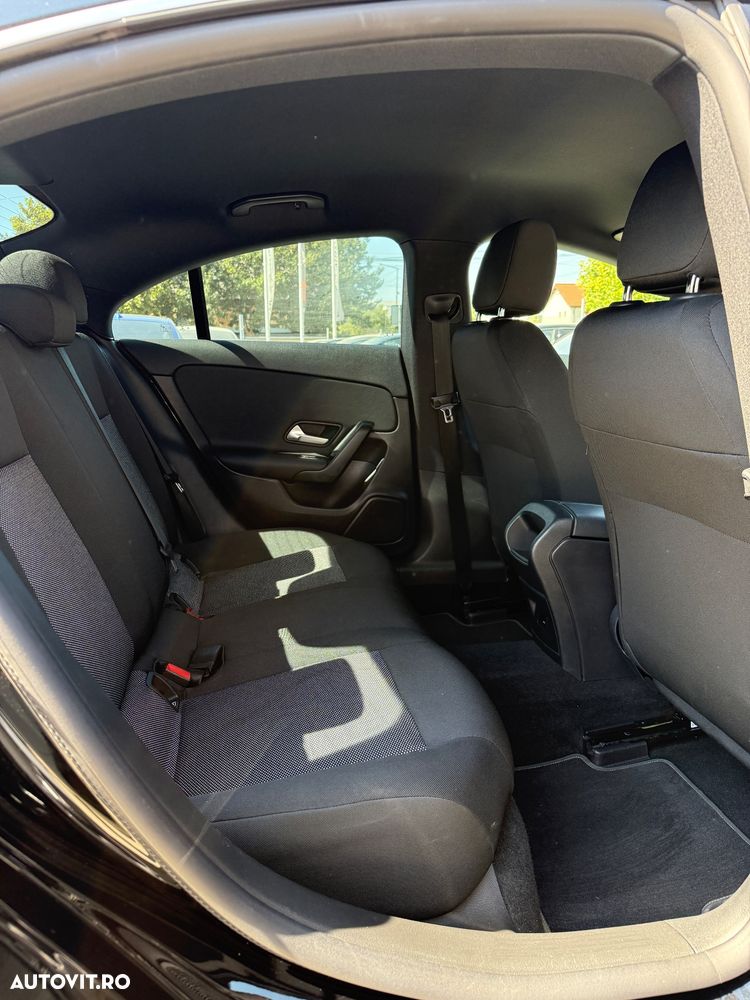 Mercedes-Benz CLA 180 7G-DCT Progressive - 14