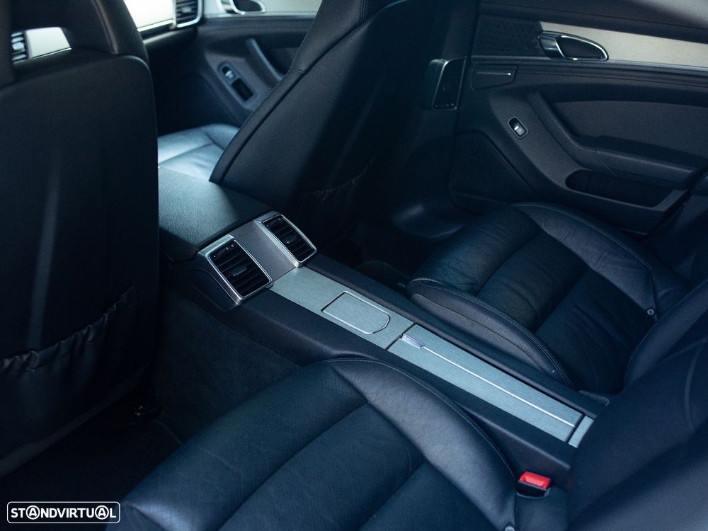 Porsche Panamera Standard - 41