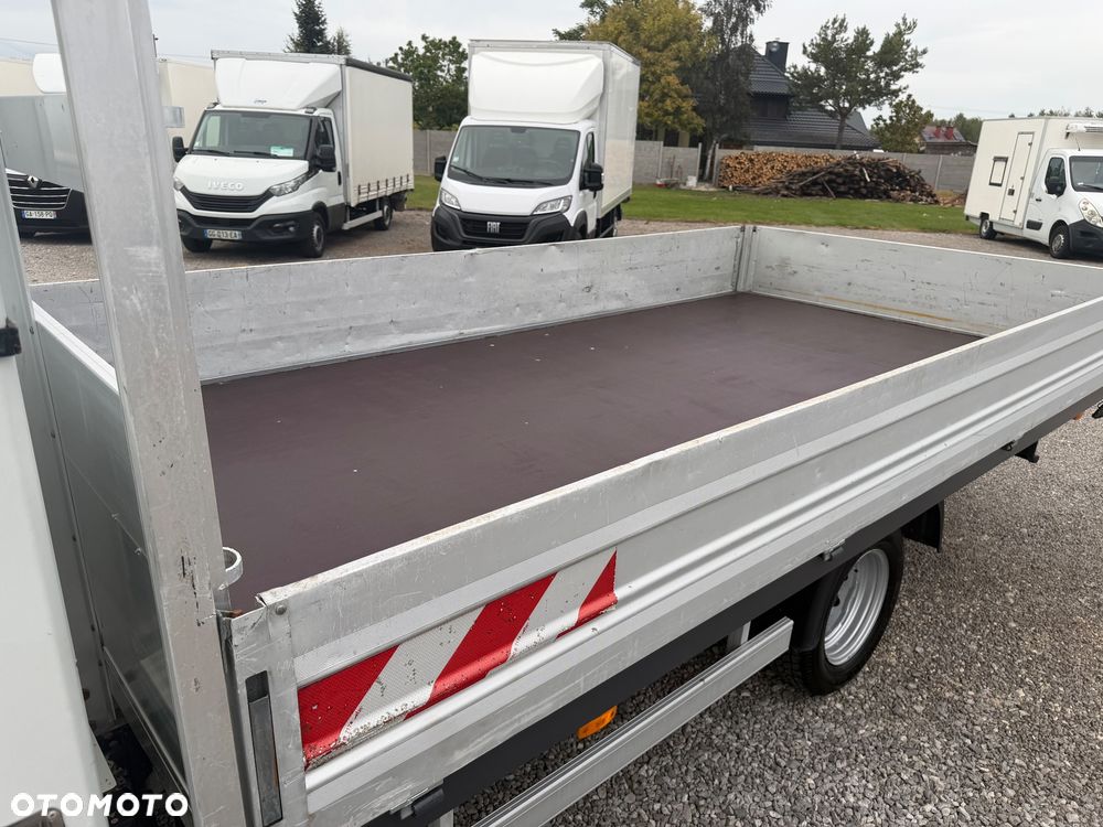 Renault Maxity - 16