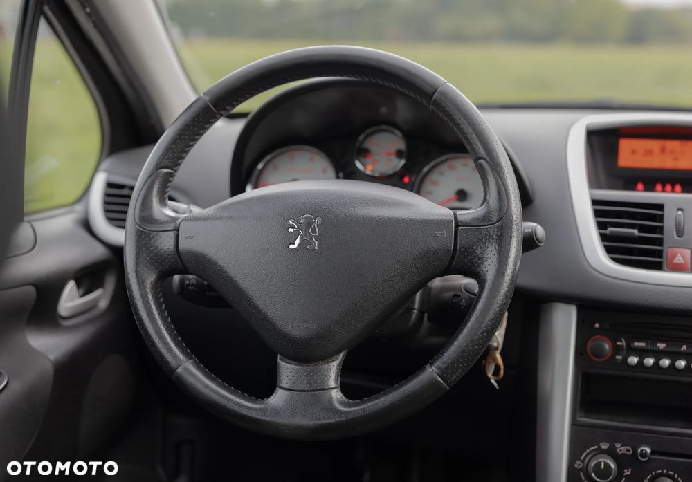 Peugeot 207 1.4 - 31