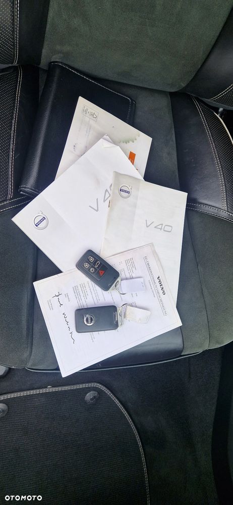 Volvo V40 D3 Geartronic R Design - 11