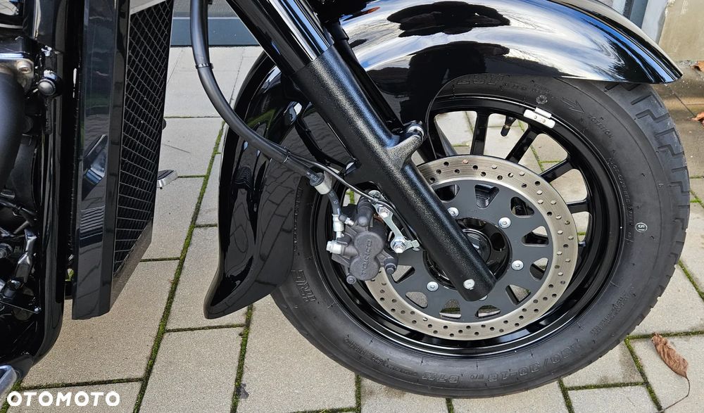 Suzuki Intruder - 18