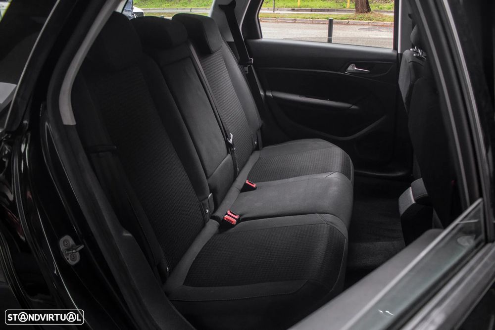 Peugeot 308 SW BlueHDi 130 EAT6 Stop & Start Active - 28