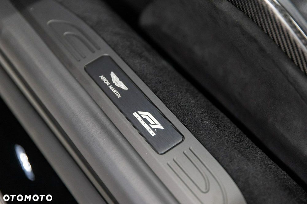 Aston Martin Vantage - 34