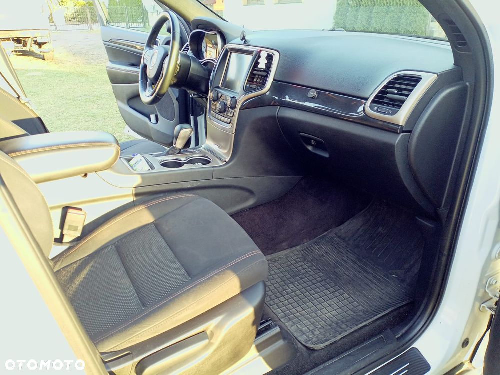 Jeep Grand Cherokee - 11