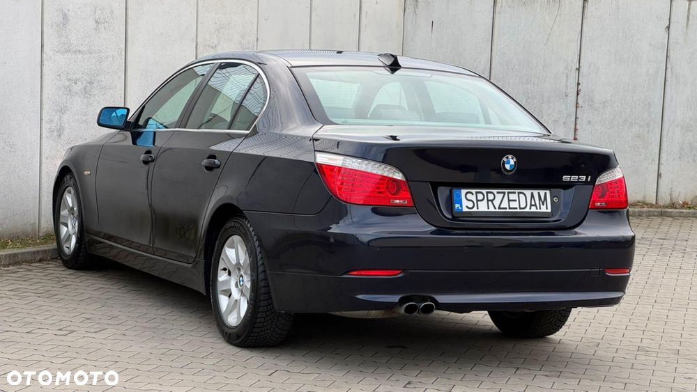 BMW Seria 5 523i - 31