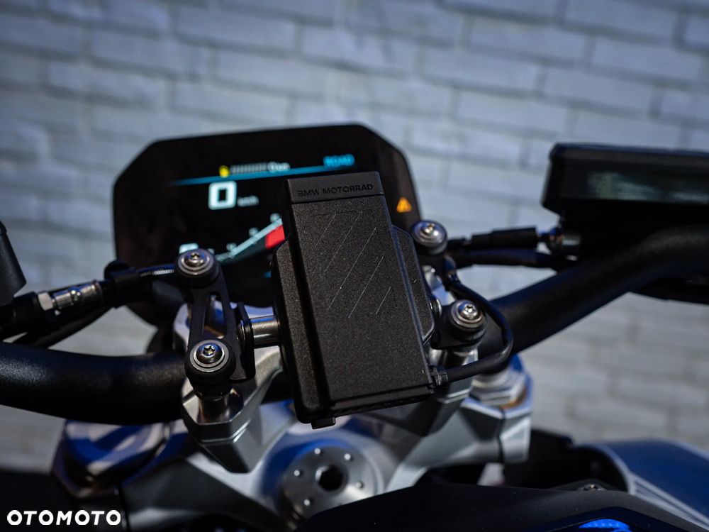BMW R - 6