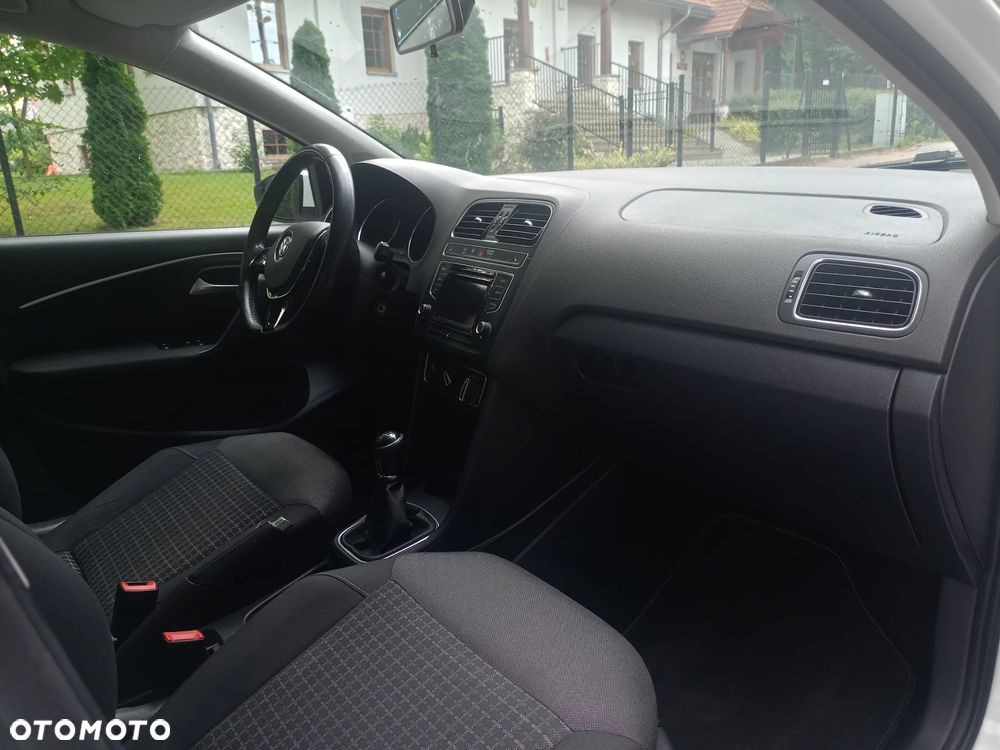Volkswagen Polo 1.2 TSI Blue Motion Technology Comfortline - 12