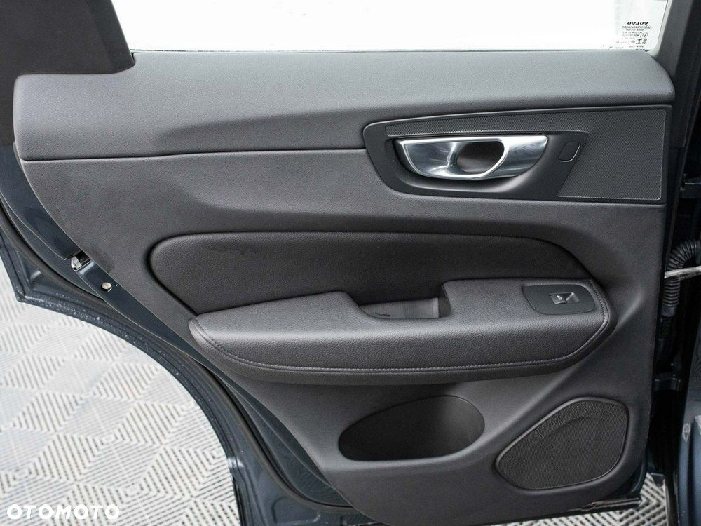 Volvo XC 60 B4 D AWD Inscription - 22