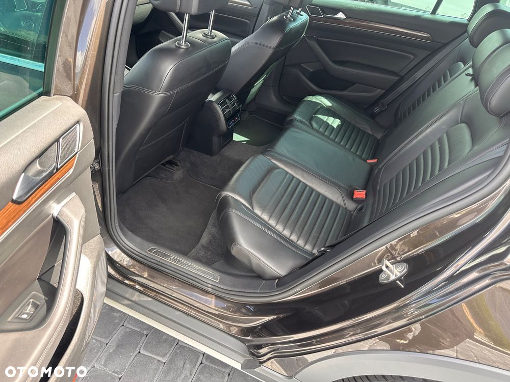 Volkswagen Passat Alltrack 2.0 TDI SCR 4Motion DSG - 18
