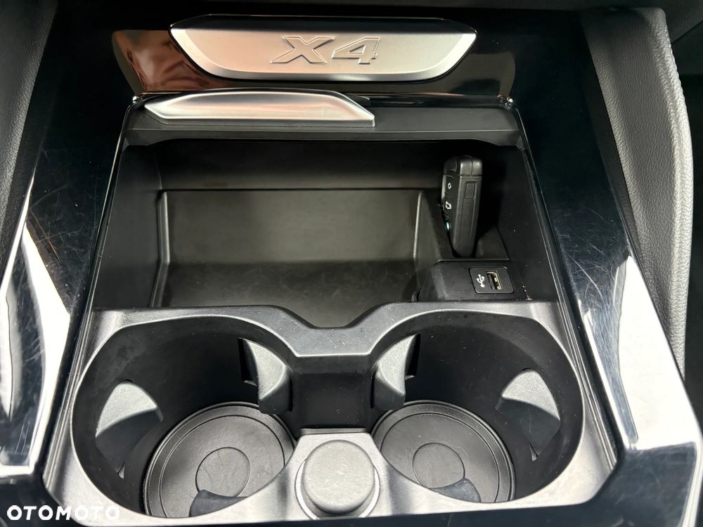 BMW X4 xDrive20i sport - 10
