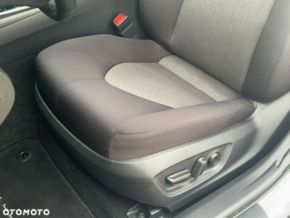Toyota Camry - 17