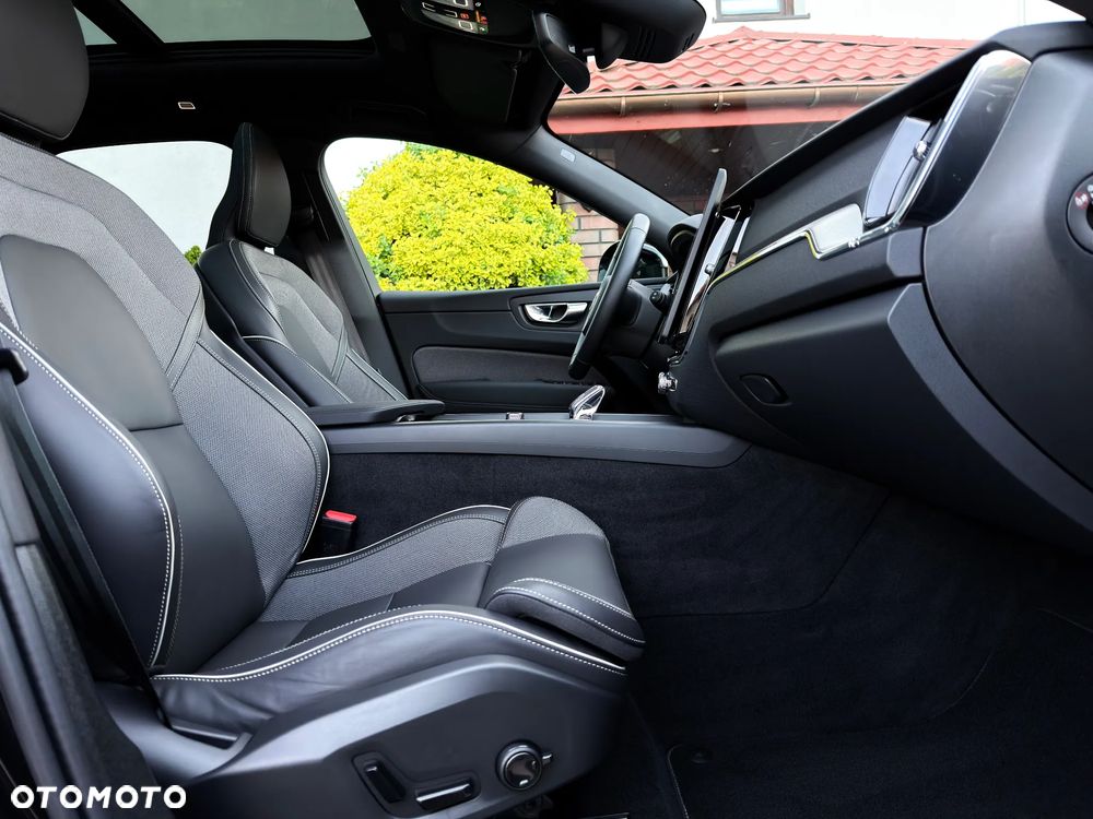 Volvo XC 60 B5 B AWD Geartronic RDesign - 10