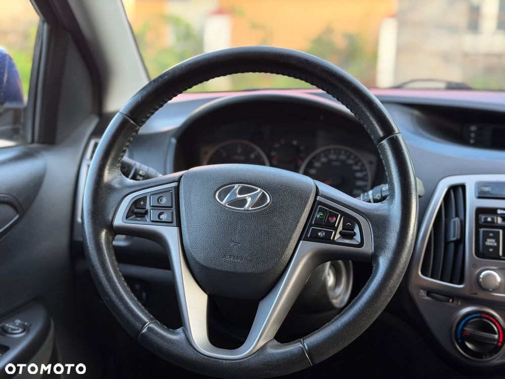 Hyundai i20 1.1 CRDi Trend - 19