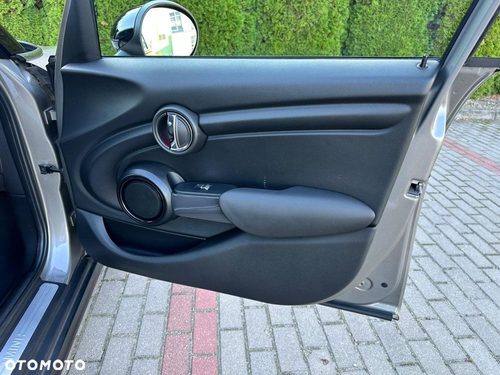 MINI Cooper Classic Trim - 25