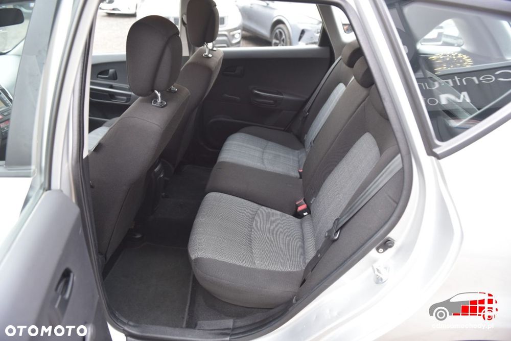 Kia Ceed - 14