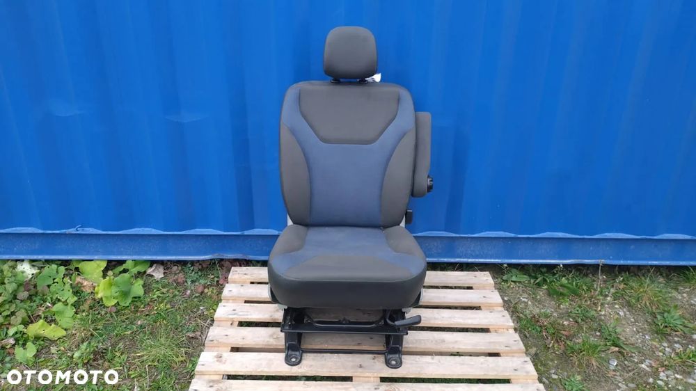 FOTEL PASAŻERA TRAFIC VIVARO PRIMASTAR 01- NO 925/151 - 1