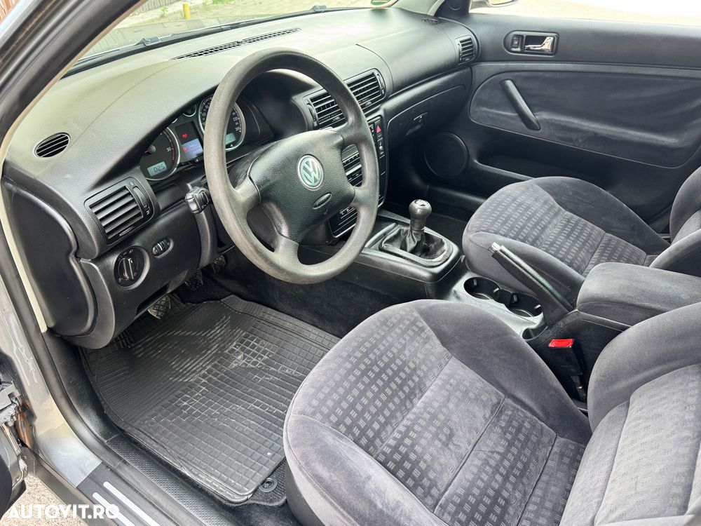 Volkswagen Passat 1.9 TDI Comfortline Family - 6