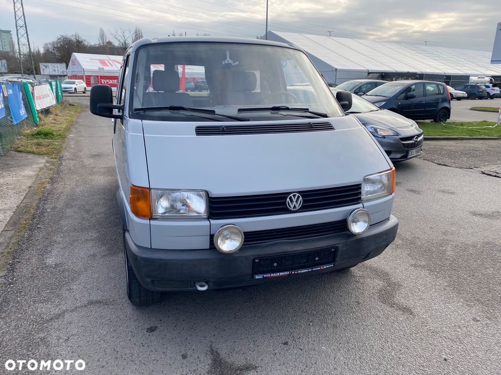 Volkswagen Caravelle - 7