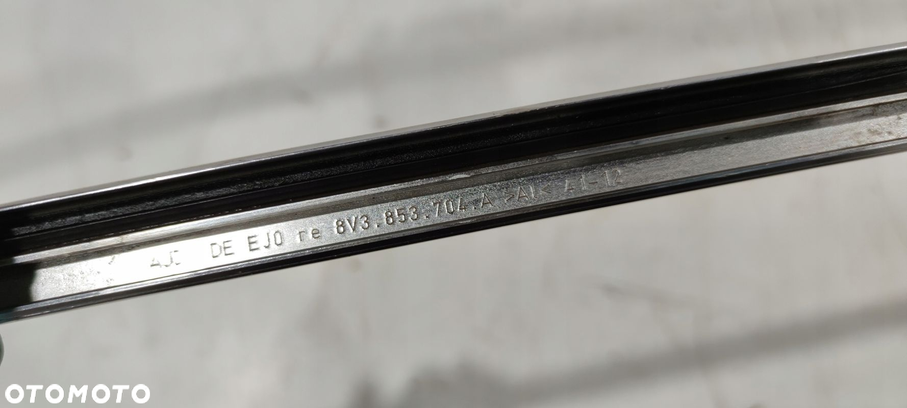 LISTWA KAROSERYJNA SZYBY CHROM PRAWA AUDI A3 8V 8V3853704A - 3