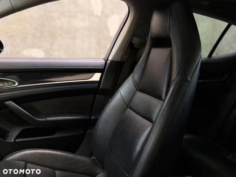 Porsche Panamera 4 PDK - 24