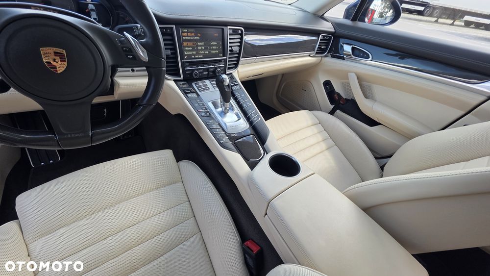 Porsche Panamera - 20