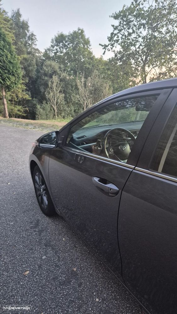 Toyota Corolla 1.33 VVT-i Exclusive+Navi - 14