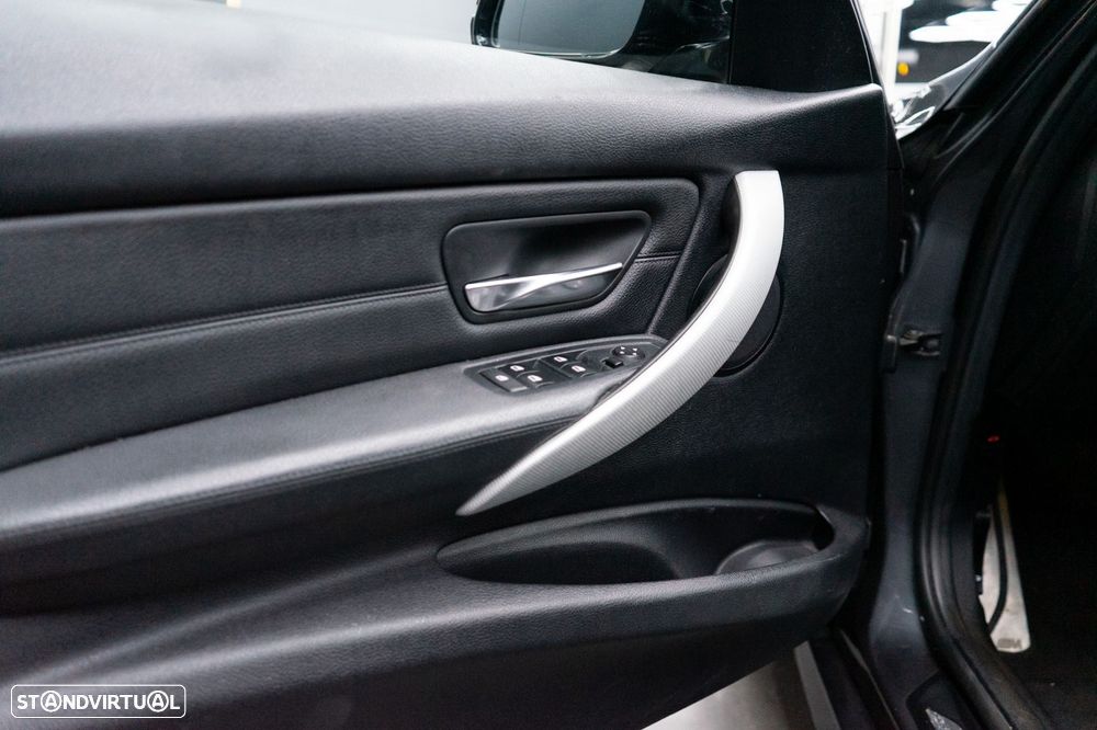 BMW 320 d Touring Auto Pack M - 28