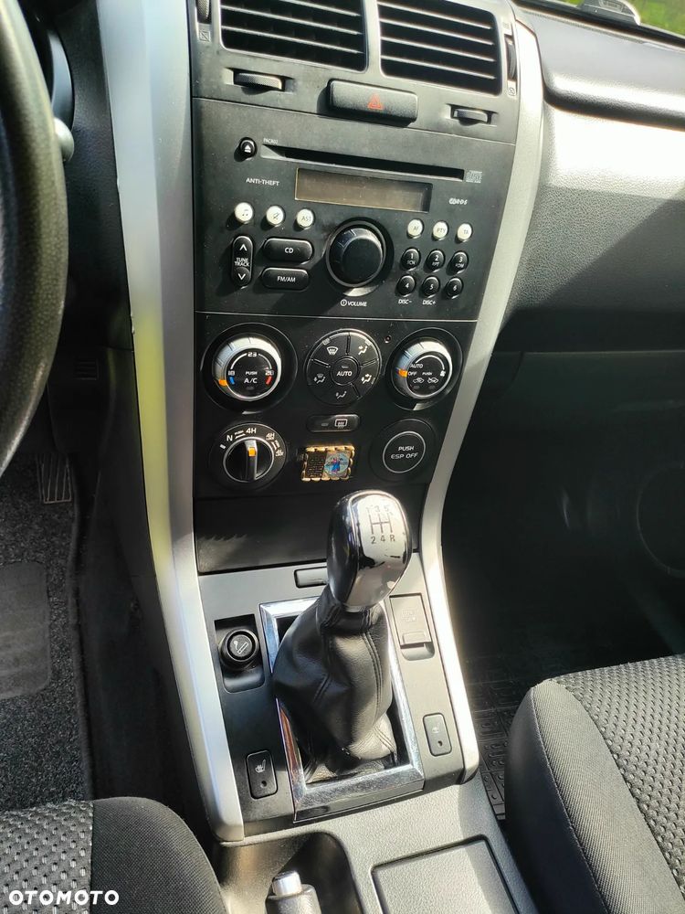 Suzuki Grand Vitara 2.0 - 9