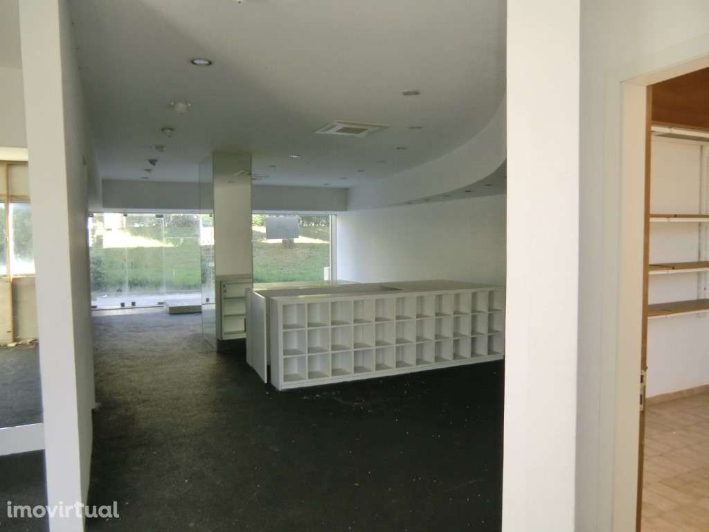 Loja,São João Madeira - Grande imagem: 4/13