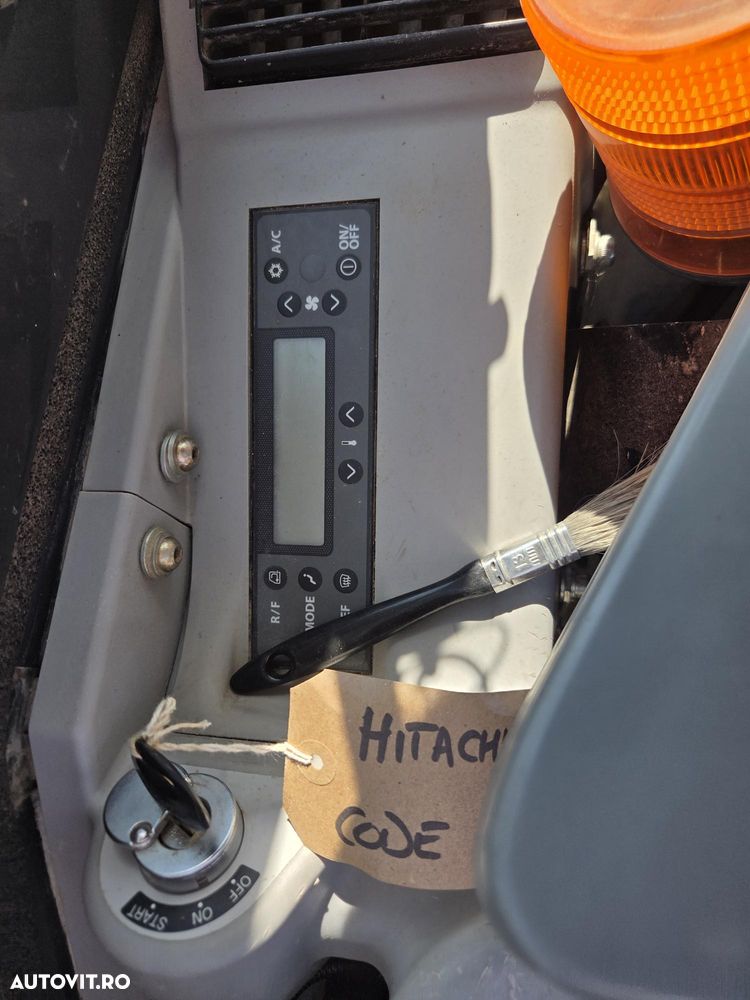 Hitachi ZX33U-6, 2023, 1.905 ore, Masa operationala 3,7 tone, CUPLA RAPIDA HIDRAULICA si 3 CUPE NOI, Lama nivelare, ad sapare 3,5m, latime 1,55m, aer conditionat, antifurt, inst picon, ridica 2,7t, posibil leasing 4 ani, PROMOTIE 36.900 EUR+Tva - 25