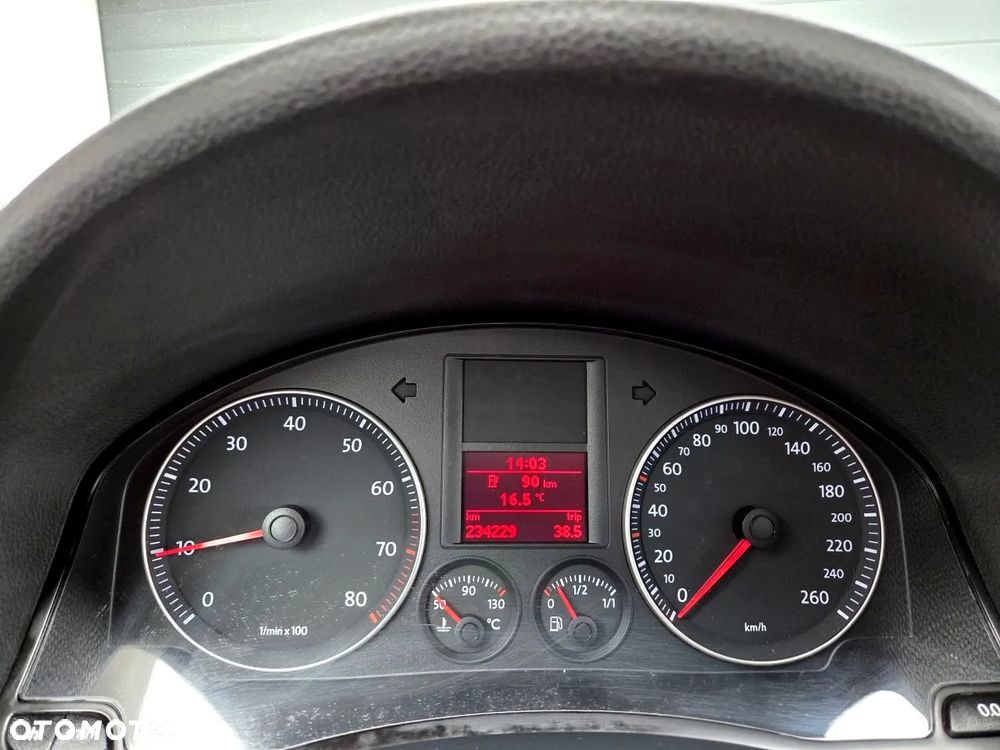 Volkswagen Golf - 34