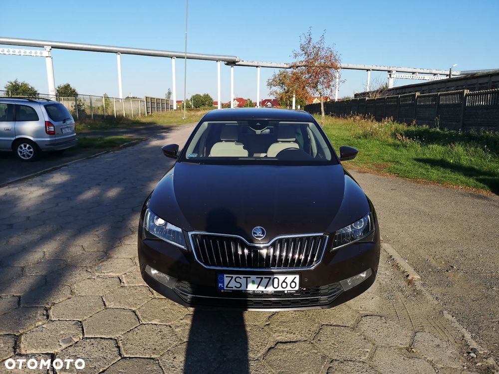 Skoda Superb 2.0 TDI DSG Premium Edition - 12
