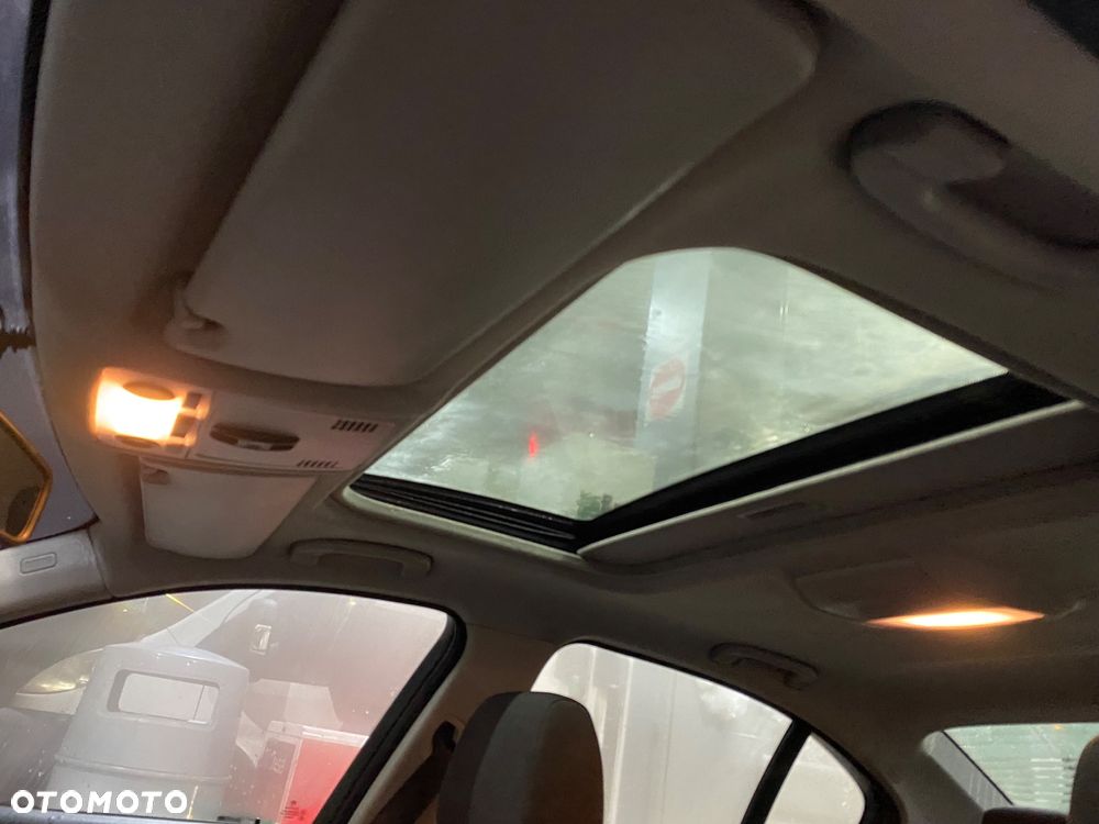 BMW Seria 3 318i - 12