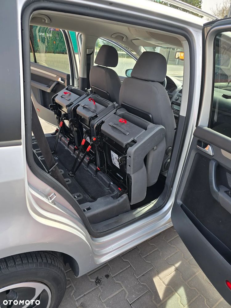 Volkswagen Touran 1.9 TDI Highline - 10