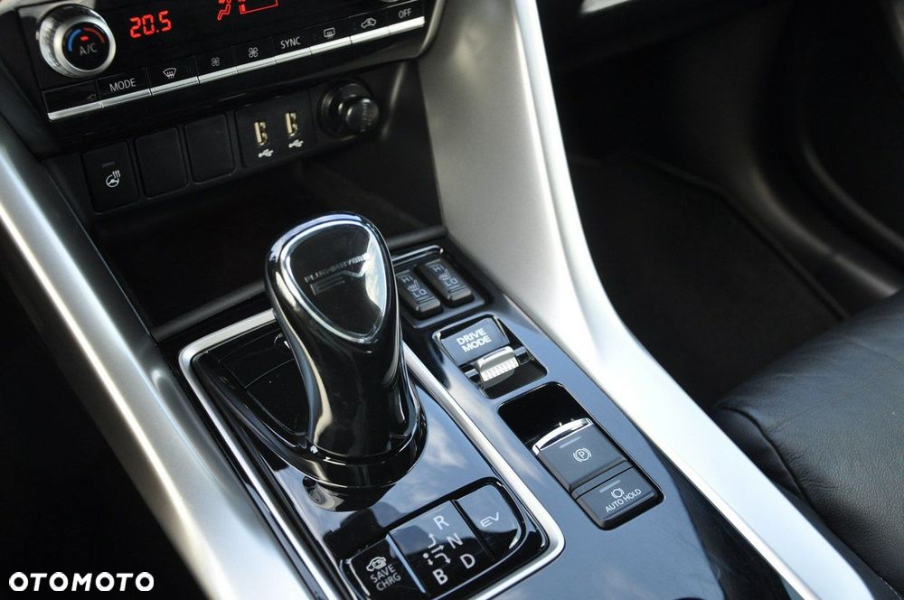 Mitsubishi Eclipse Cross 2.4 PHEV Instyle Plus - 24