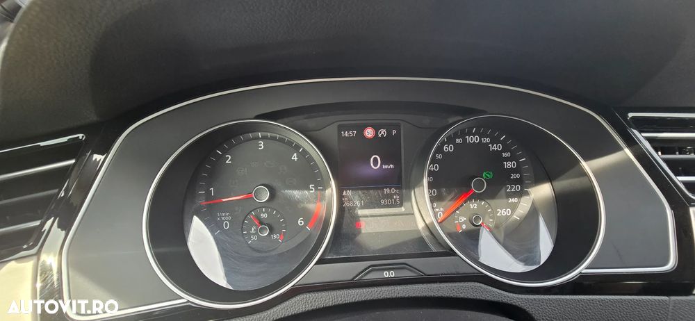 Volkswagen Passat Variant 2.0 TDI DSG Highline - 13