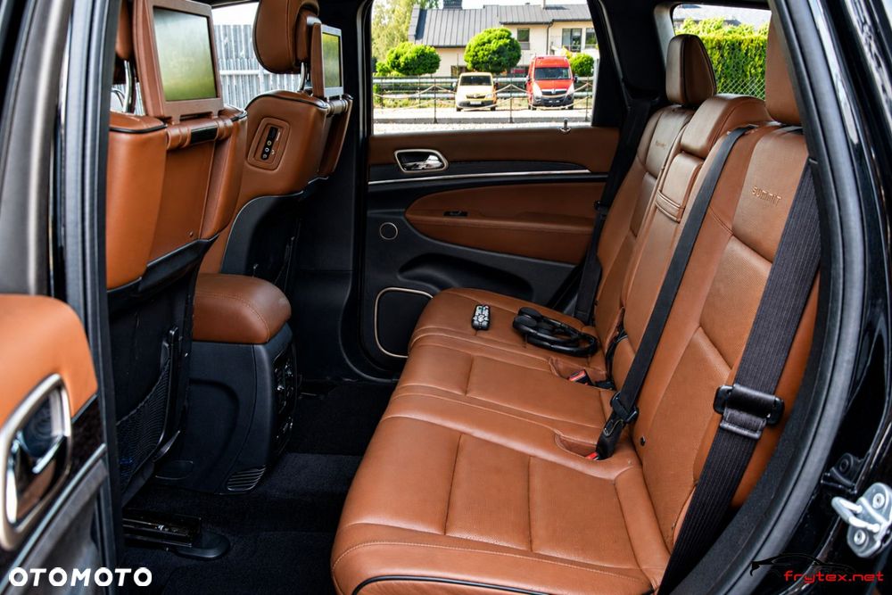 Jeep Grand Cherokee - 22