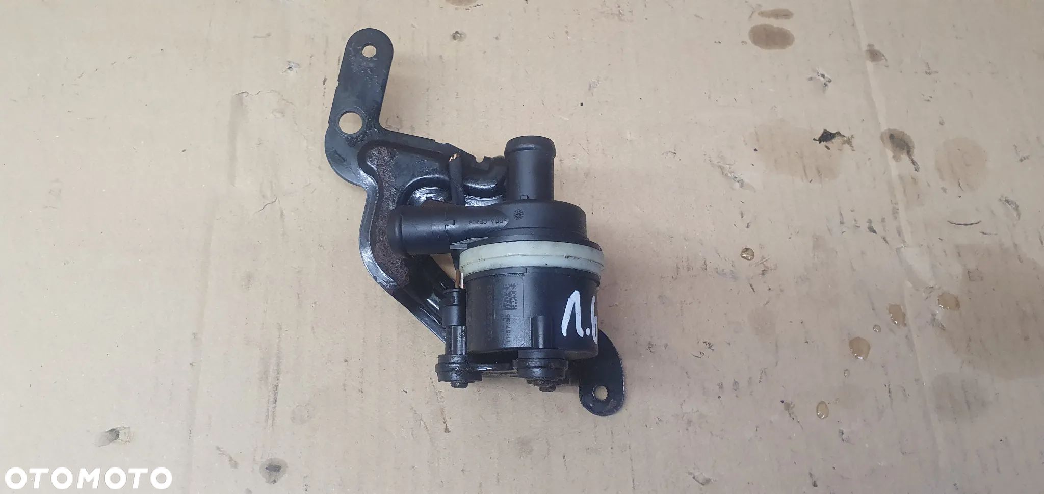 Dodatkowa pompka obiegu wody elektrozawór VW Audi Skoda Seat 1.6 TDI 6R0965561A - 1