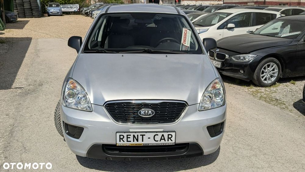 Kia Carens - 4