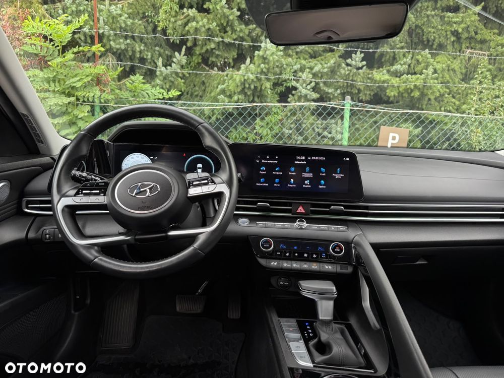 Hyundai Elantra 1.6 Executive CVT - 5