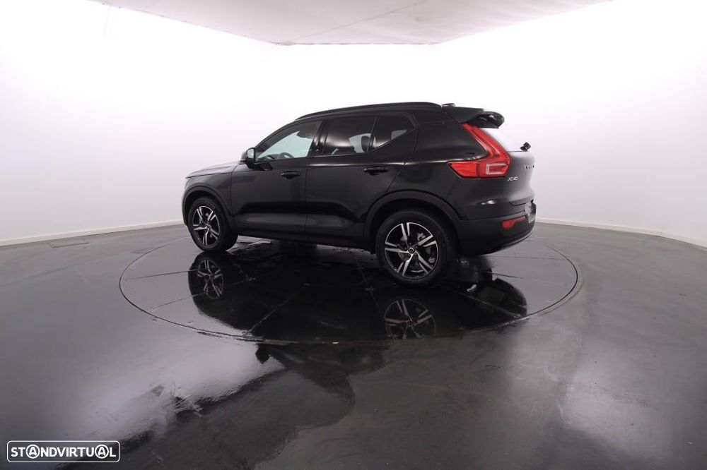 Volvo XC 40 2.0 B3 Plus Dark - 5