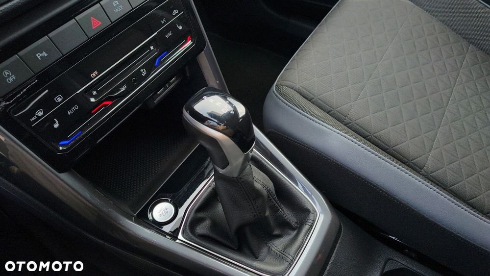 Volkswagen T-Cross - 28